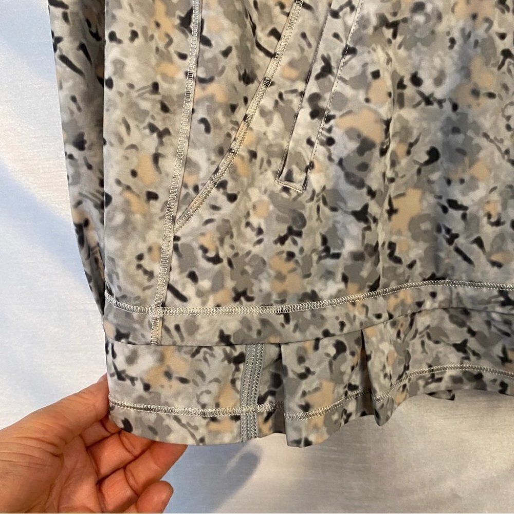 Lululemon Gather Me Slightly Ladies 6 Grey Floral - Picture 10 of 16